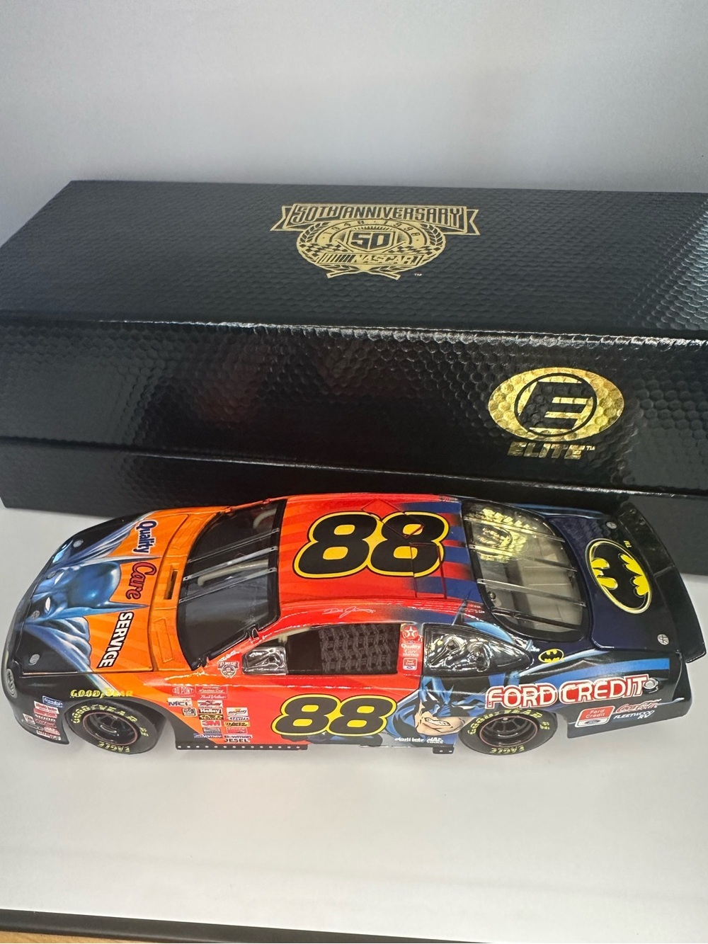 1998 Dale Jarrett Elite 50th Anniversary #88 Batman Ford Credit Die-Cast NASCAR - Picture 13 of 17